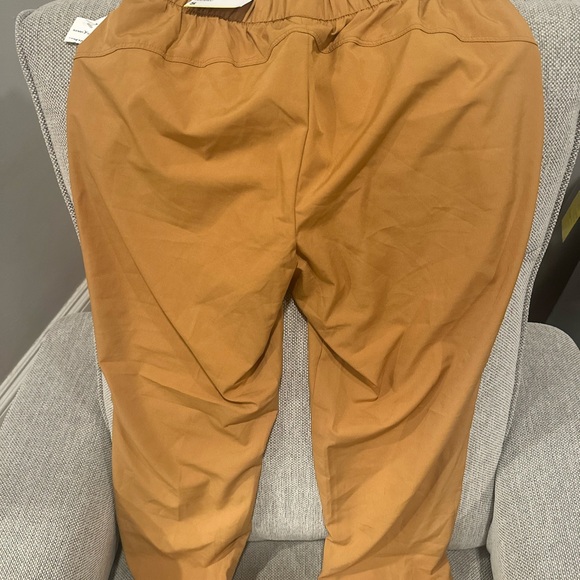 Old Navy active crop high rise pant - Picture 7 of 7